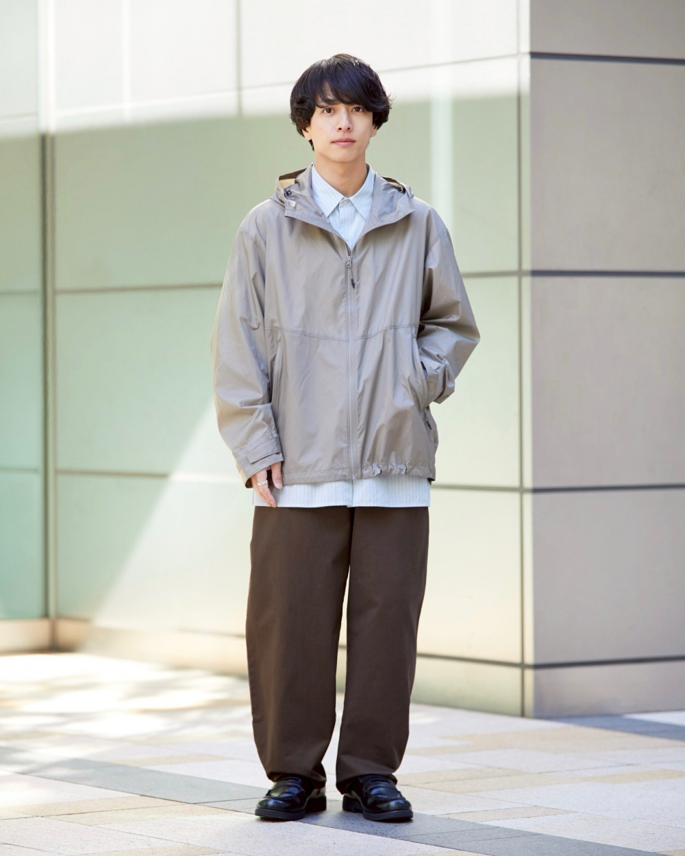 ライトウェイトパーカ、バレルパンツ」の着用コーディネート| ユニクロ公式