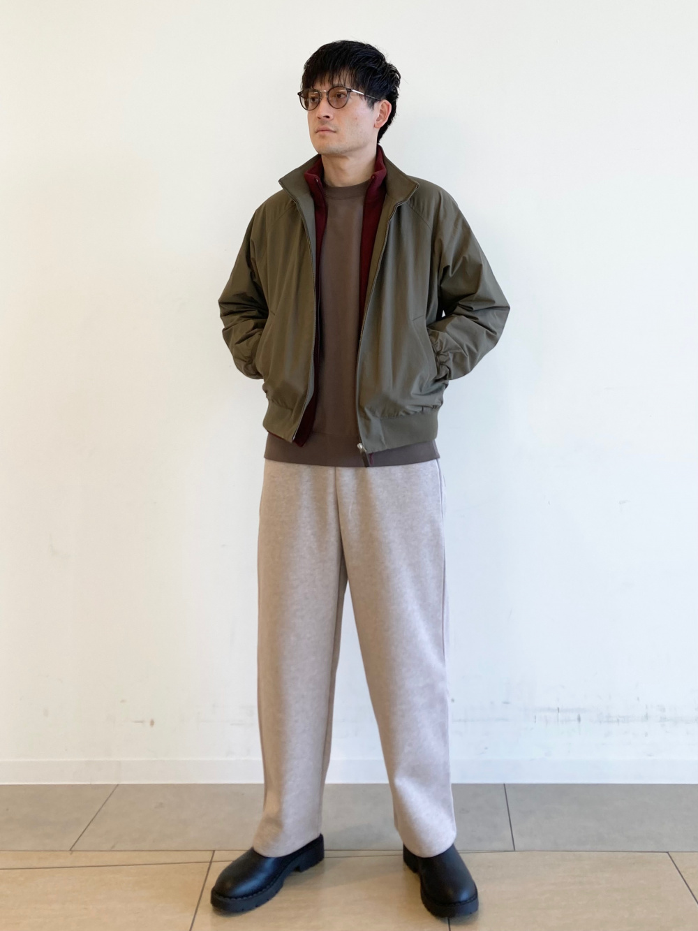 フリースジャケット、ソフトニットフリースクルーネックT」の着用
