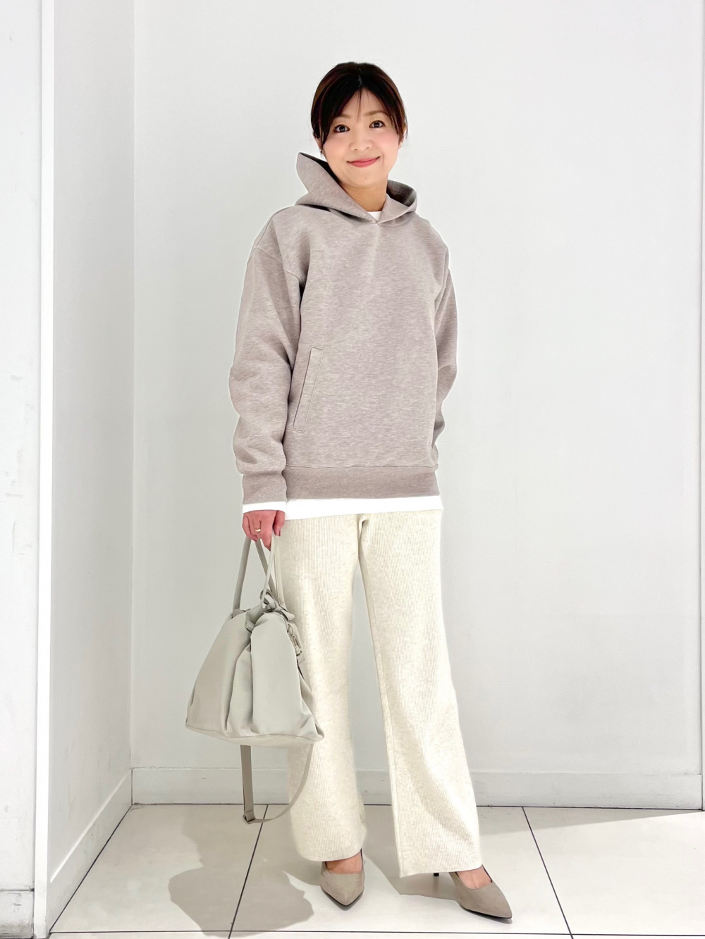 さやかさま専用 ユニクロ カシミヤ タート セーター オフホワイト Ｌ 新品 UNIQLOのカシミヤ100%タートルネックセーターをレビュー！ - 1978