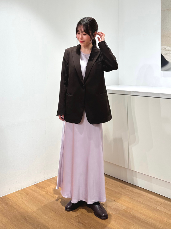 テーラードジャケット、イージーワイドパンツのコーディネート・着用