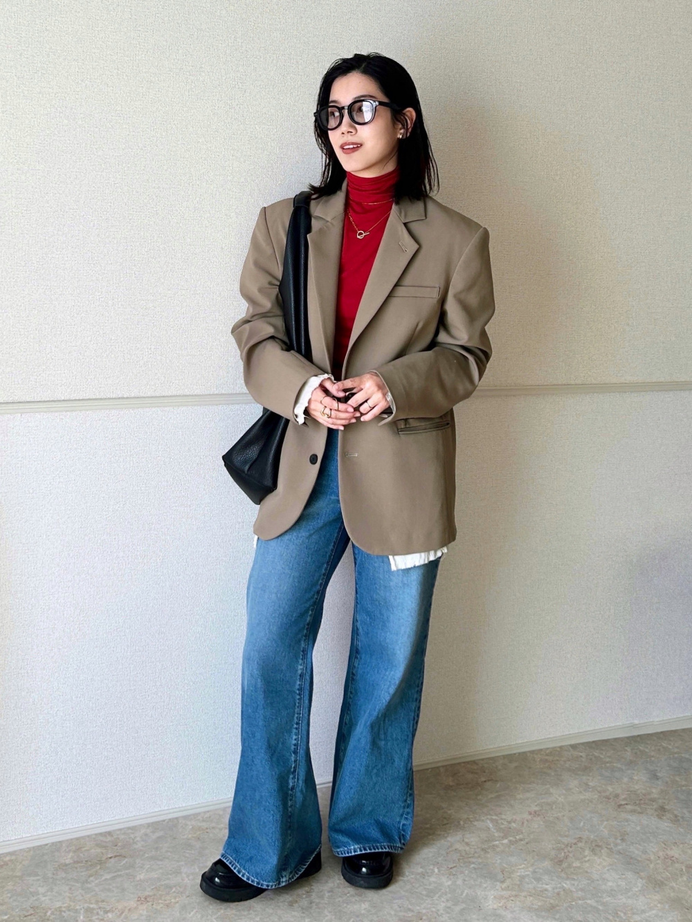 リラックステーラードジャケット、タックワイドストレートパンツ」の