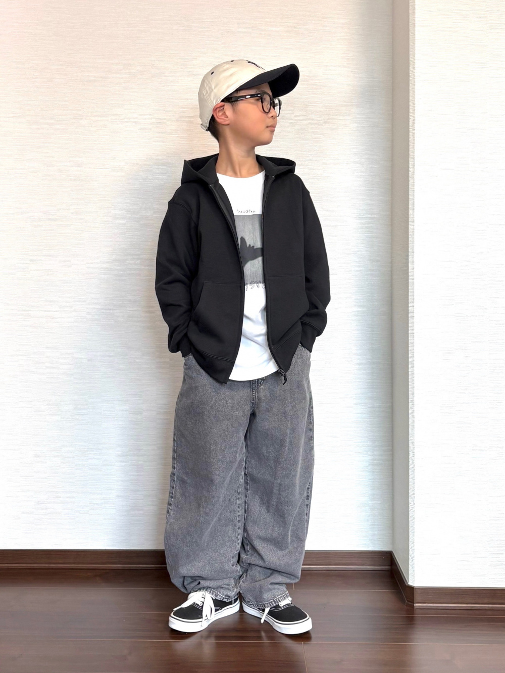 スウェットワイドパンツ、ドライスウェットフルジップパーカ」の着用