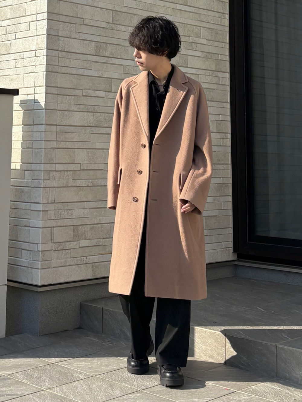メリノブレンドモックネックセーター、タックワイドパンツ」の着用