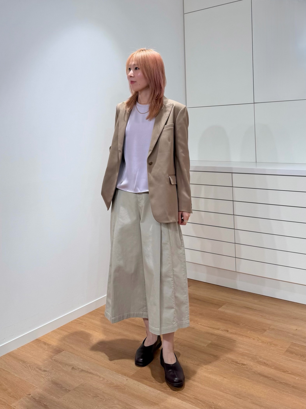 サテンオーバーサイズショートブラウス 5分袖　ベージュ 茶色　M　ユニクロシー UNIQLO - サテンオーバーサイズショートブラウス 5分袖 ベージュ 茶色