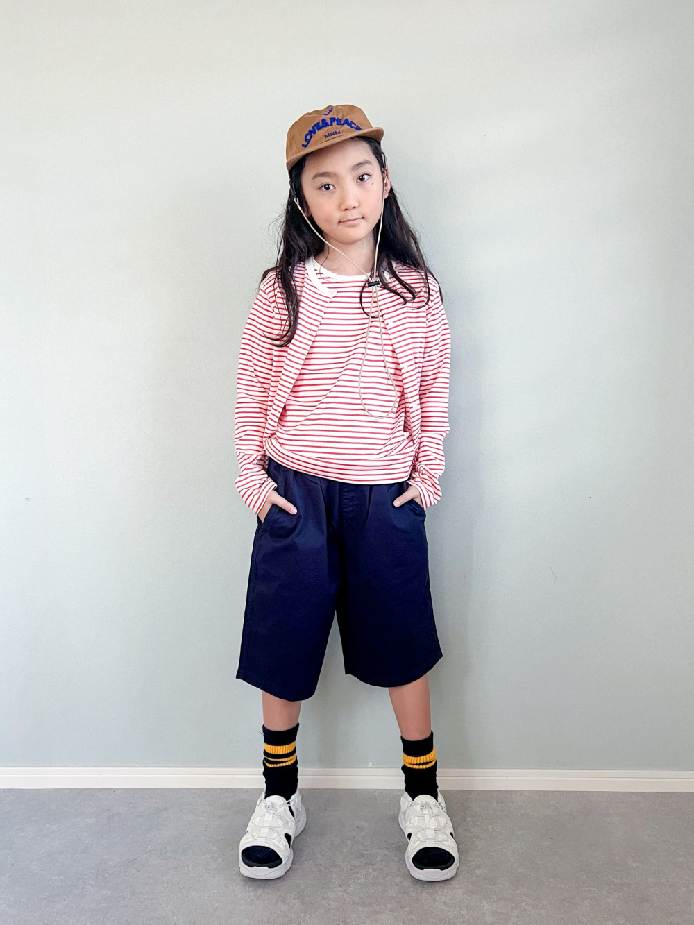 イージーショートパンツ、GIRLS ルーズソックス（3足組）」の着用