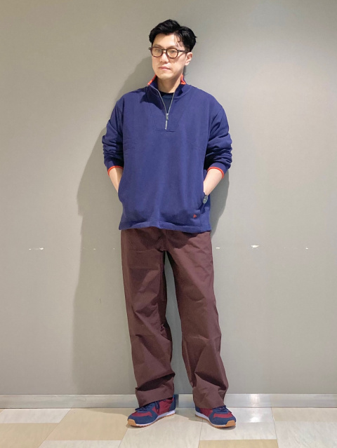トラックパンツのコーディネート・着用イメージ｜ユニクロ公式