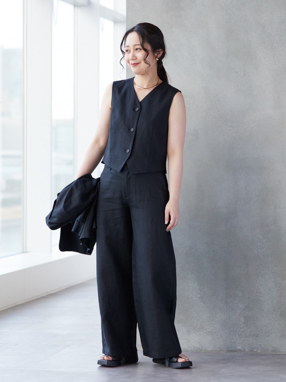 UNIQLO C プレミアムリネンジャケット リラックスフィット 黒 Lサイズ UNIQLO - ユニクロC プレミアムリネンジャケットリラックスフィット