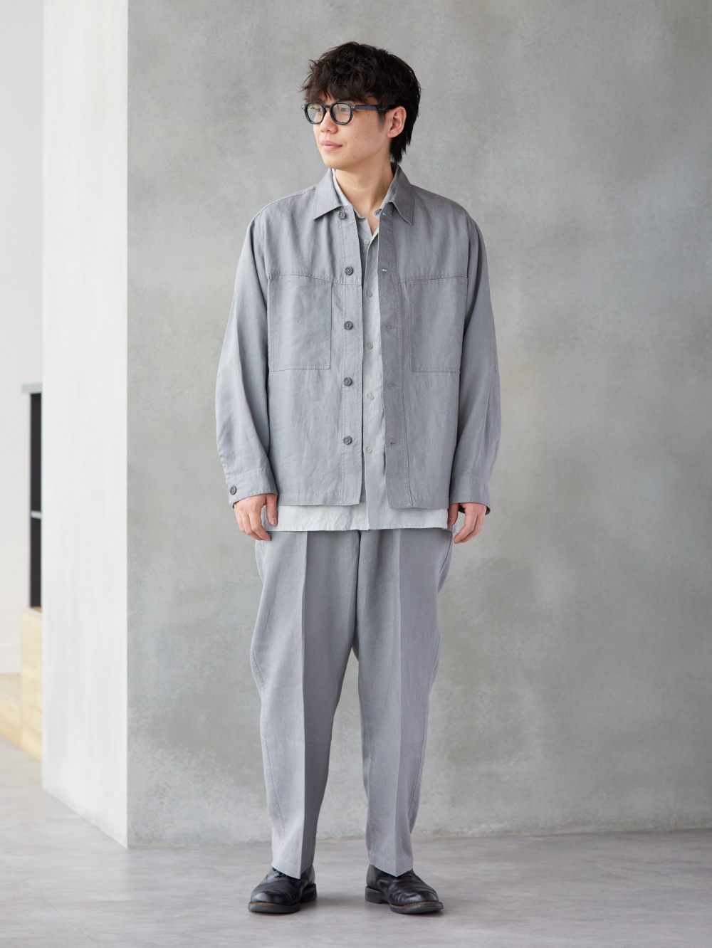 【新品】UNIQLO:C プレミアムリネンシャツジャケット グレー 新品】UNIQLO:C プレミアムリネンシャツジャケット＋ グレー L - メルカリ