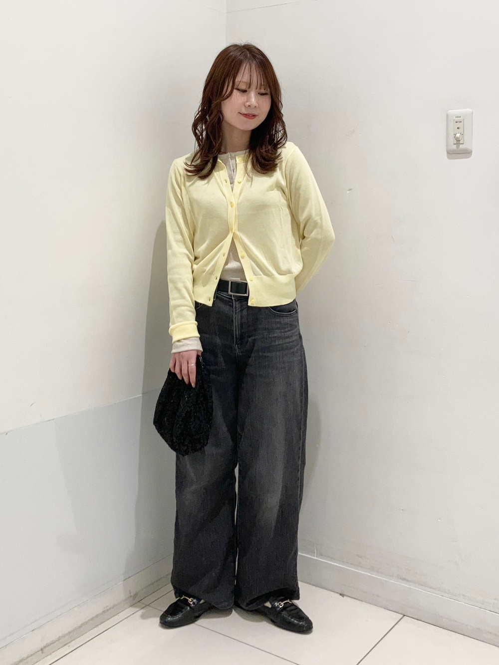 EZYワイドストレートジーンズ」の着用コーディネート| ユニクロ公式