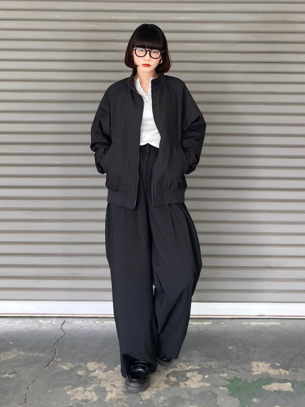 トレンチコート/リラックスフィット、リブヘンリーネックT/長袖」の