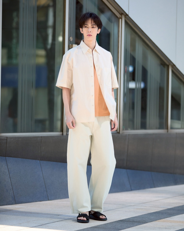 クルーネックTシャツ、ボクシーシャツのコーディネート・着用イメージ