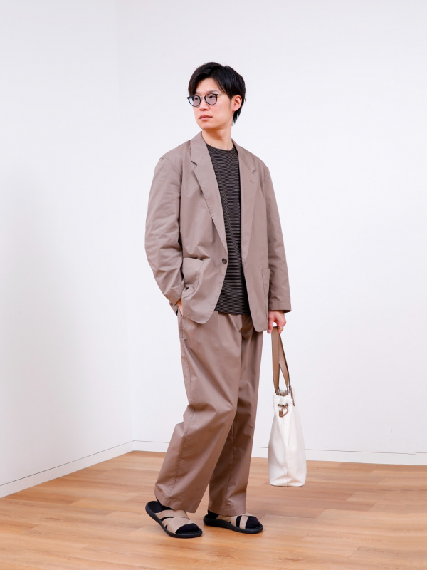 リラックスフィットジャケット、タックワイドパンツのコーディネート