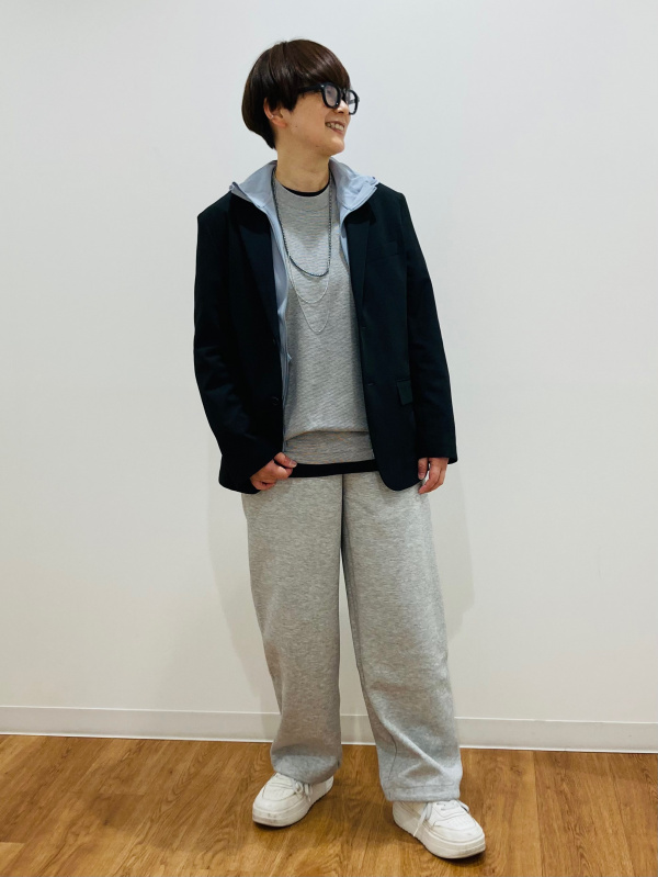 スウェットワイドパンツ、感動ジャケットのコーディネート・着用