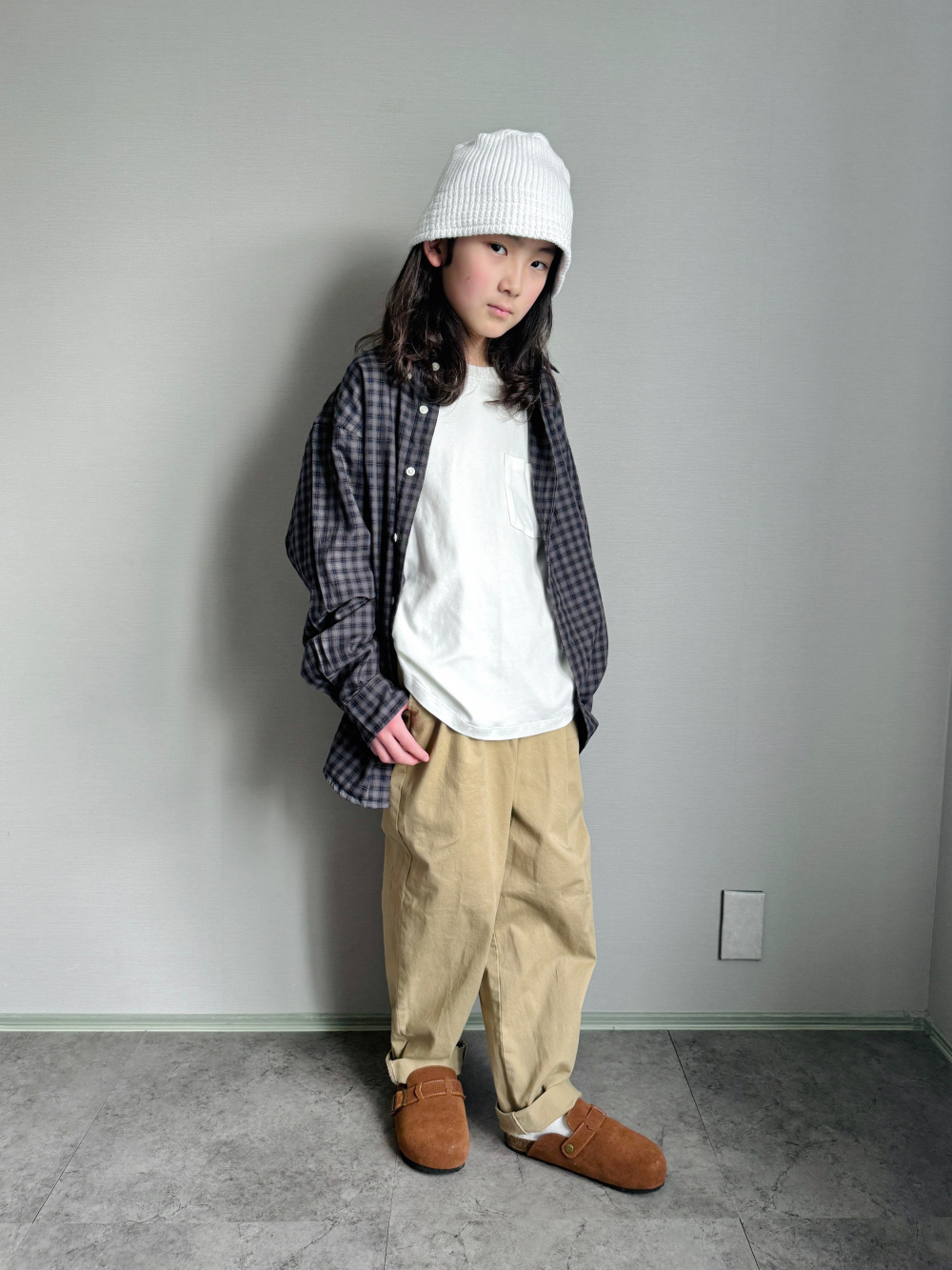 ドライスウェットパンツ、ソフトタッチクルーネックTシャツ」の着用
