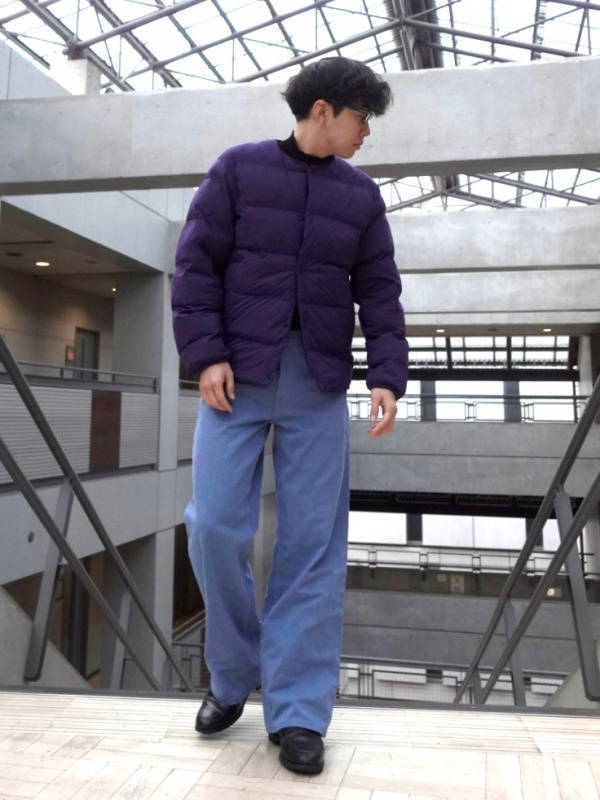 ワイドストレートカラージーンズのコーディネート・着用イメージ