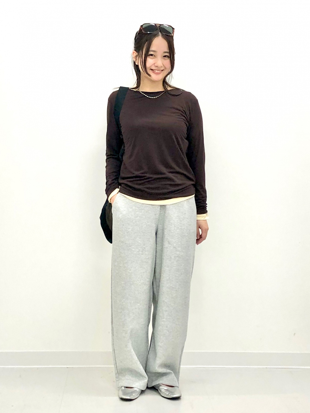 TN様 スウェット× パンツモノトーンコーデ スウェットパンツを使った「モノトーンコーデ」の人気ファッション