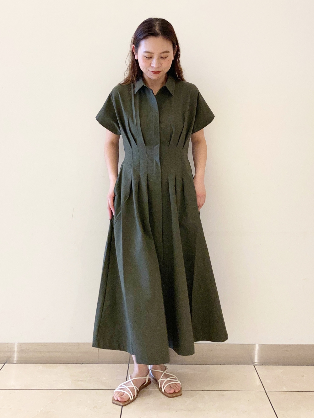 soccer shirt dress / サッカーシャツ ワンピース シアサッカーシャツワンピース」の着用コーディネート| ユニクロ公式