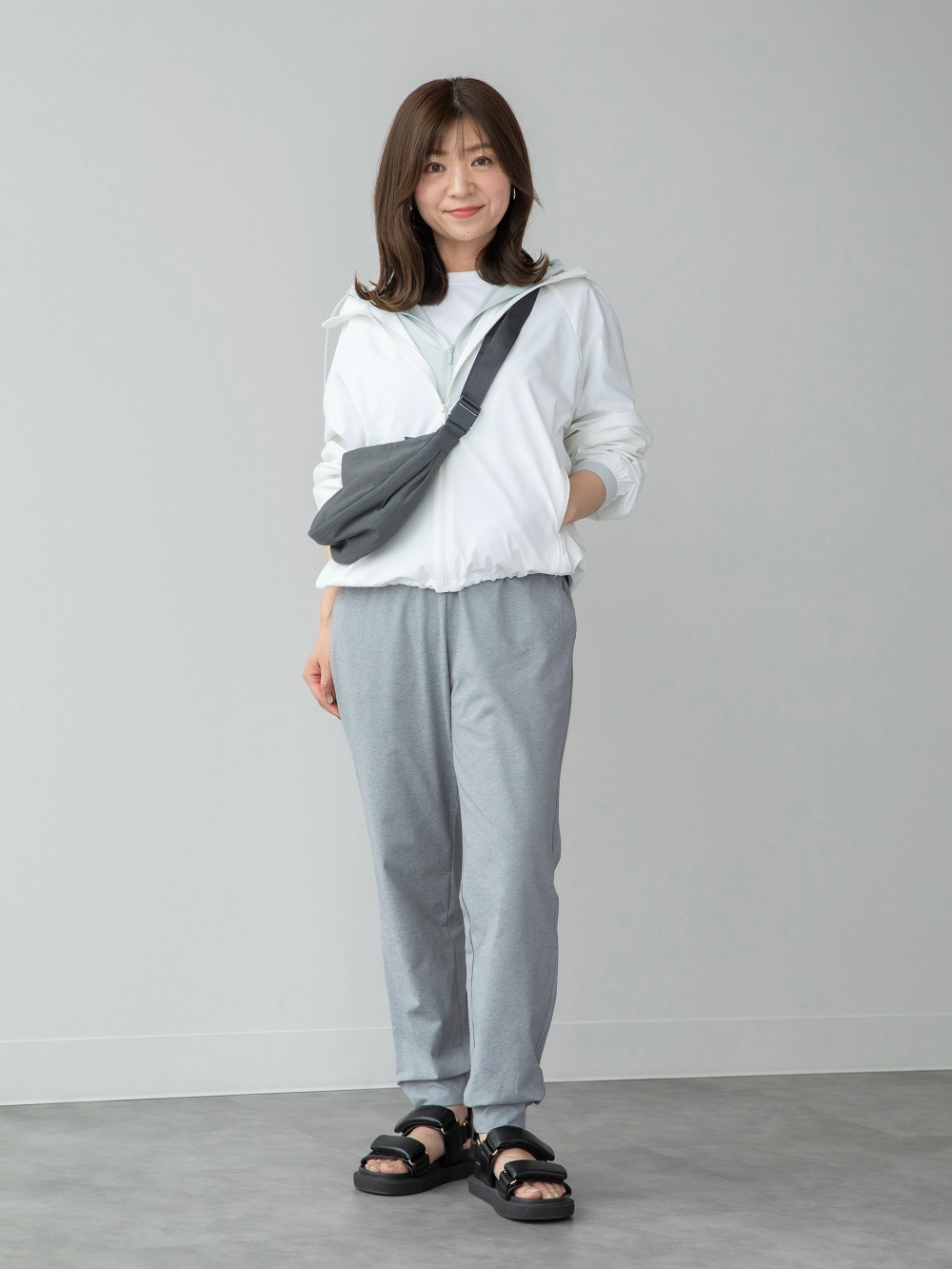 ミニT、EZYワイドストレートジーンズ」の着用コーディネート| ユニクロ公式
