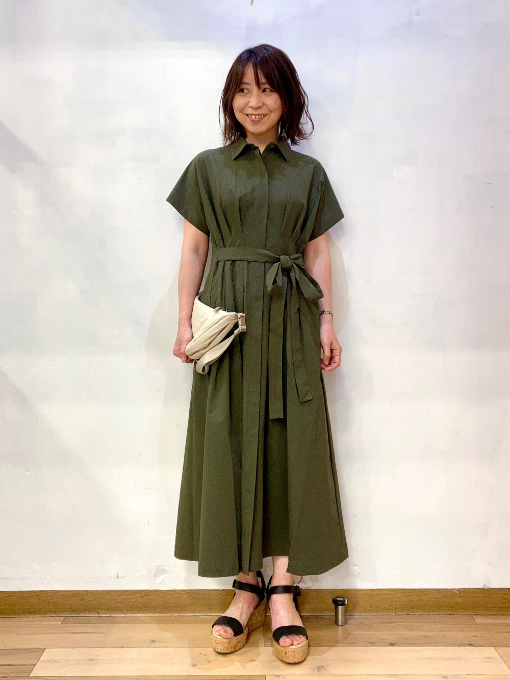 soccer shirt dress / サッカーシャツ ワンピース シアサッカーシャツワンピース」の着用コーディネート| ユニクロ公式