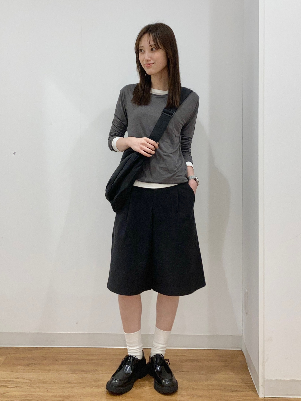 クルーネックTシャツ、パフテックロングコートリラックスフィット」の