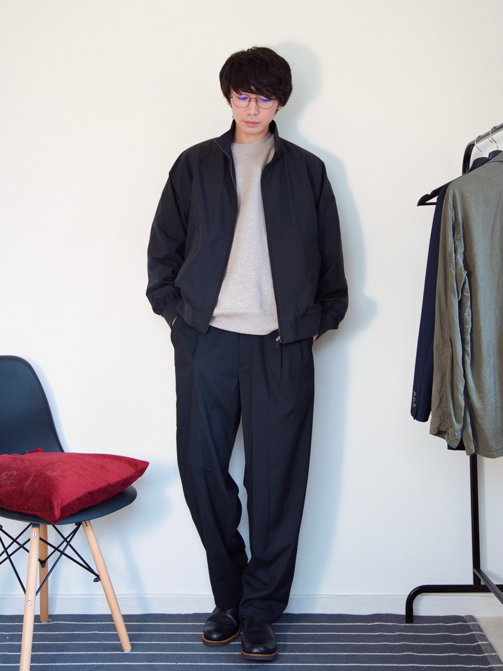 スウェットワイドパンツ、オーバーサイズスウェットシャツ」の着用 