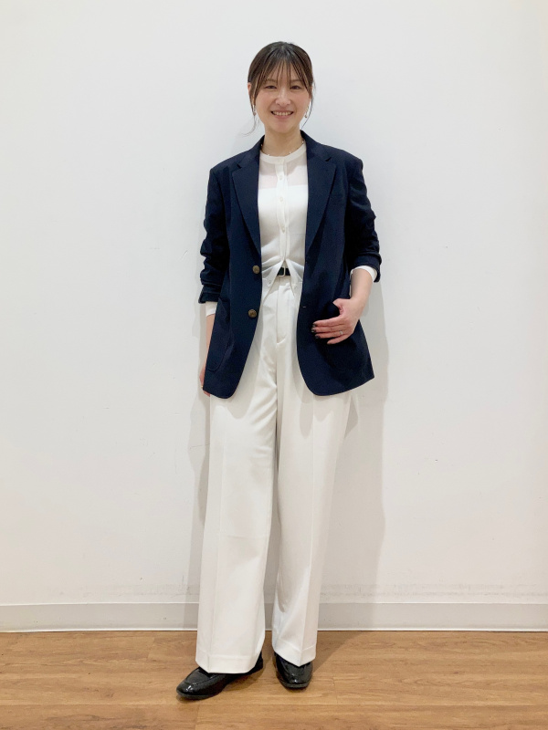 ダブルジャケット、タックワイドパンツのコーディネート・着用イメージ