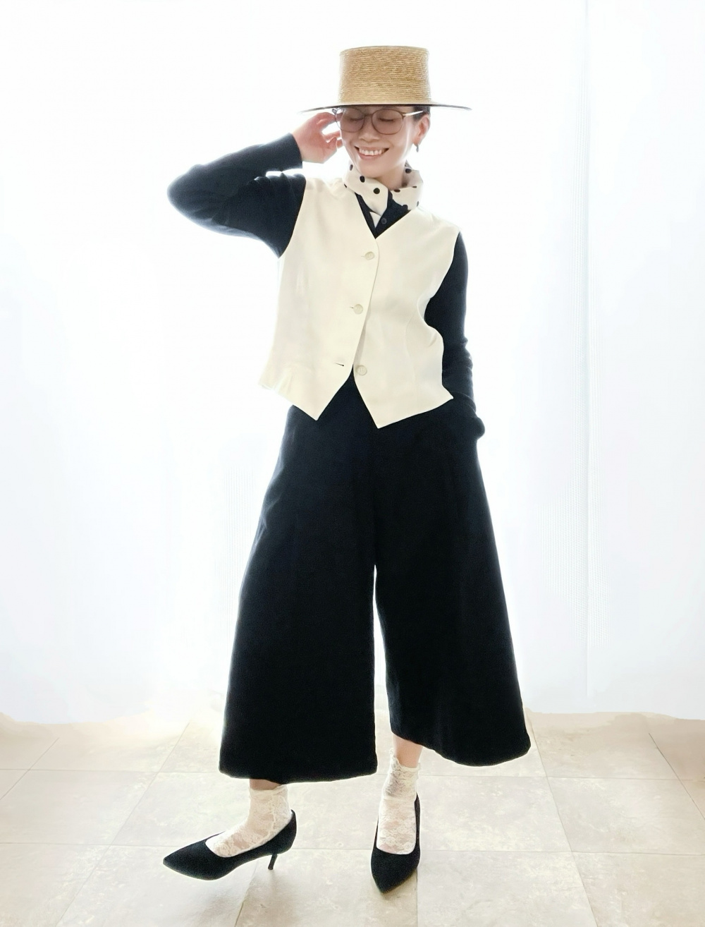 プレミアムリネンベスト、プレミアムリネンパンツ」の着用