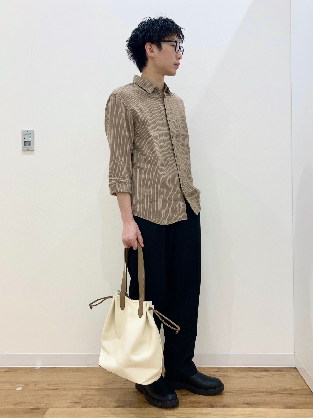 プレミアムリネンシャツジャケット、タックワイドテーパードパンツ」の