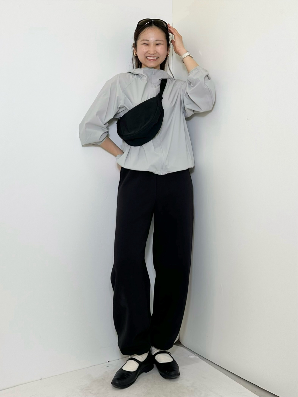 スウェットワイドパンツ、カシミヤクルーネックショートカーディガン