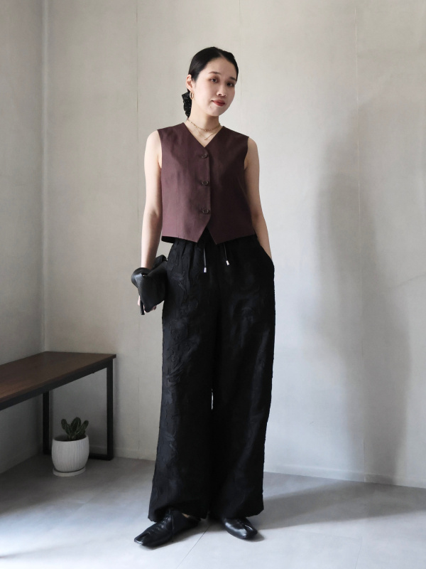 完売新品タグ付きUNIQLO:Cプレミアムリネンベスト ブラック XS プレミアムリネンベストのコーディネート・着用イメージ｜ユニクロ公式