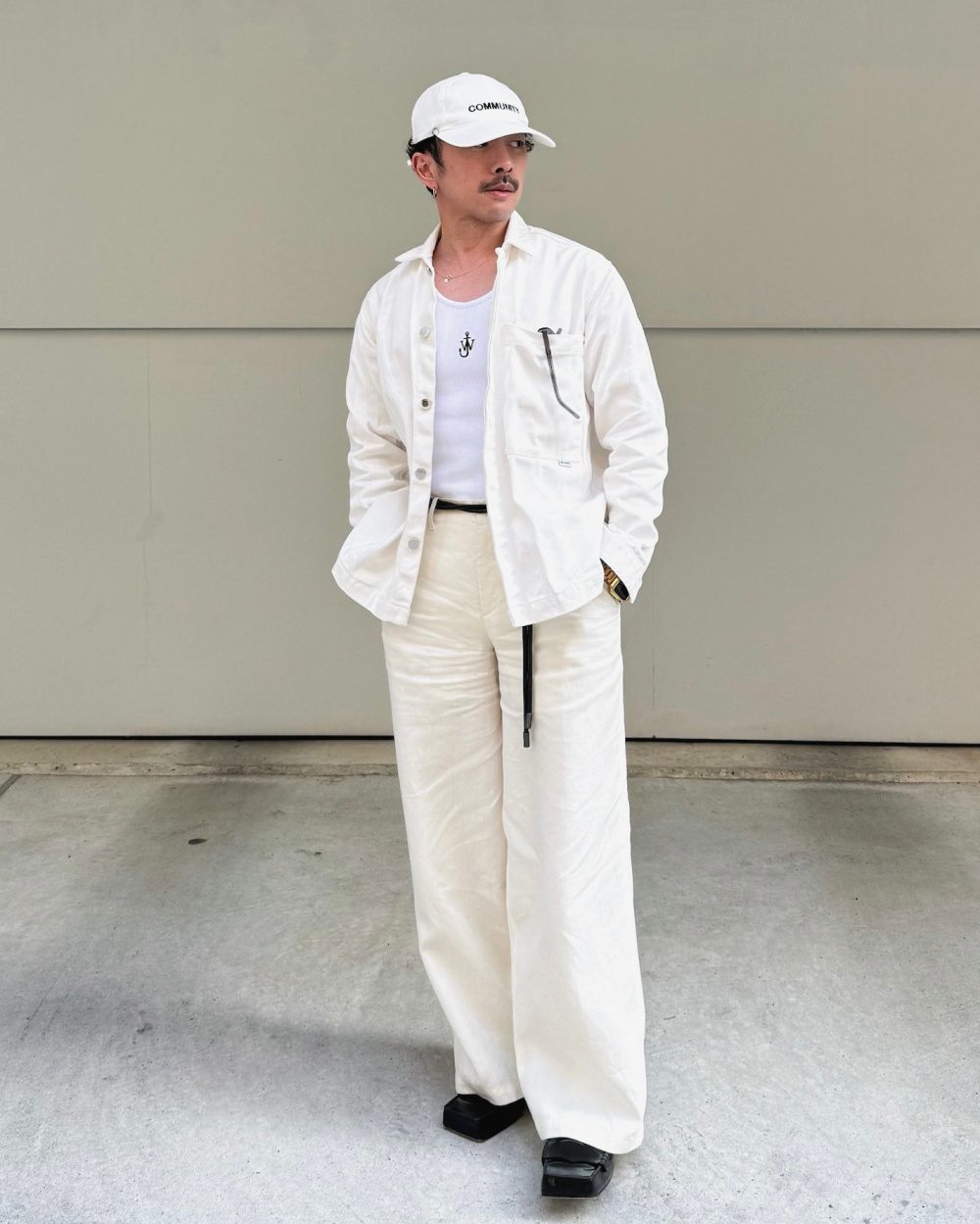 プレミアムリネンパンツ」の着用コーディネート| ユニクロ公式