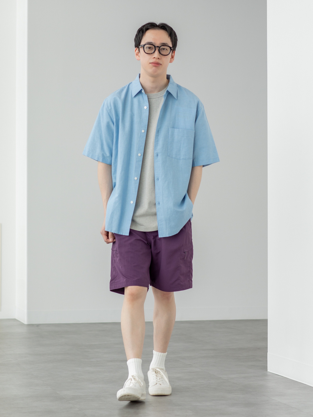 クルーネックTシャツ、感動ジャケット」の着用コーディネート