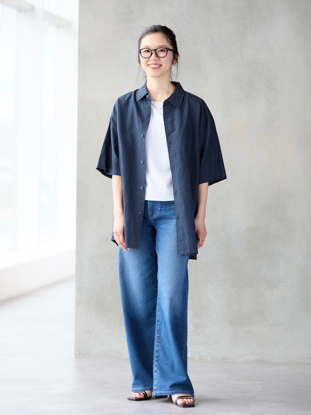 EZY WIDE STRAIGHT JEANS (INSEAM 73-77cm)」的穿搭靈感 | UNIQLO香港