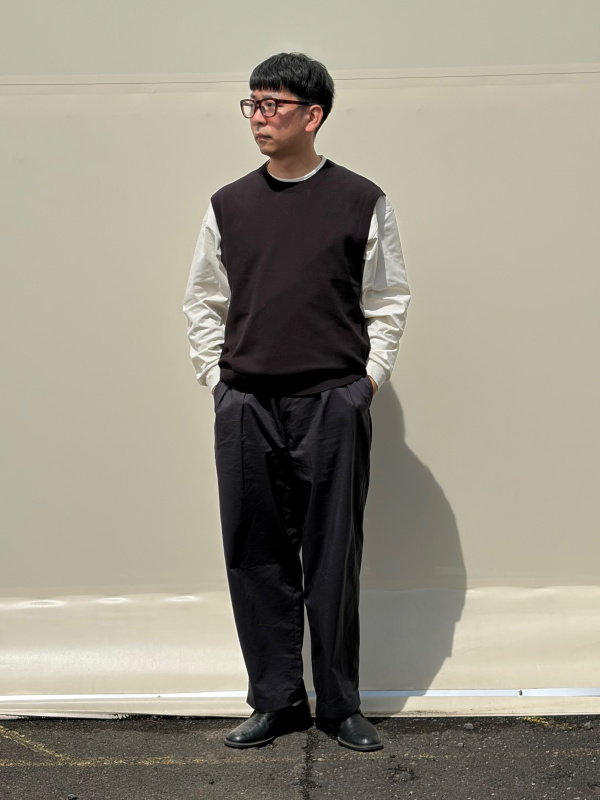 リラックスフィットジャケット、タックワイドパンツのコーディネート