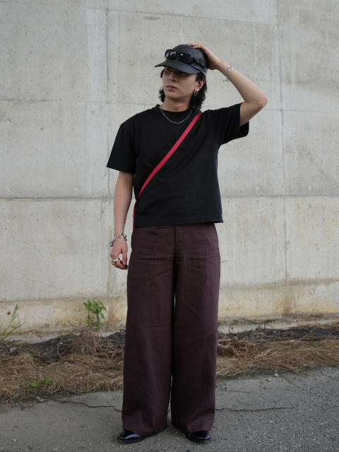 プレミアムリネンパンツのコーディネート・着用イメージ｜ユニクロ公式