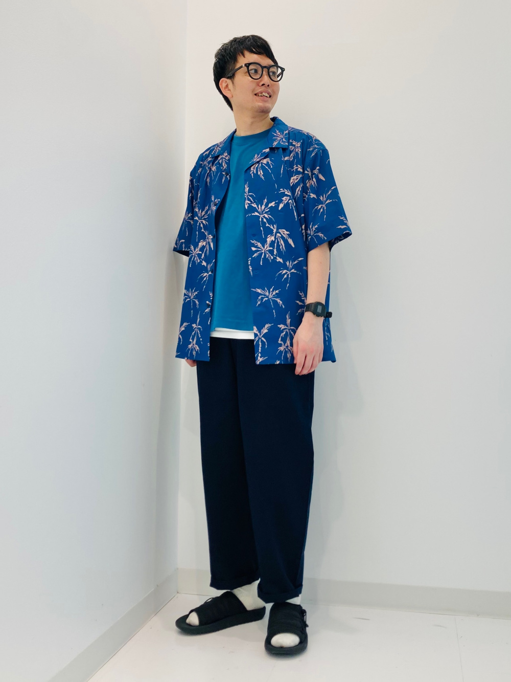 デニムリラックスシャツジャケット、バレルパンツ」の着用