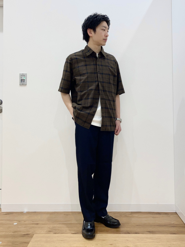 リラックスフィットジャケット、タックワイドテーパードパンツの
