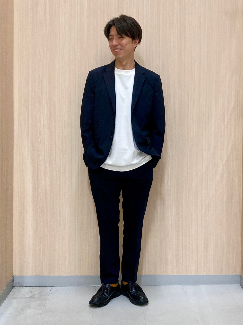 感動ジャケット、タックワイドパンツ」の着用コーディネート| ユニクロ公式