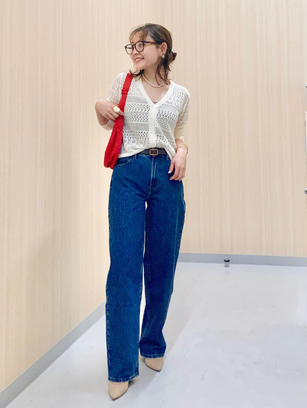 スウェットワイドパンツ、エアリズムブラキャミソールのコーディネート