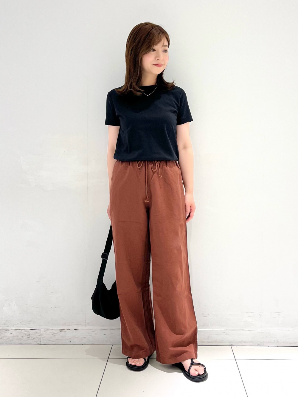 Check styling ideas for「U Crew Neck T-Shirt」| UNIQLO TH