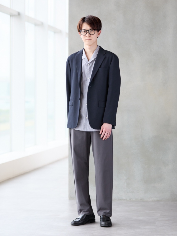 感動ジャケット、感動パンツのコーディネート・着用イメージ｜ユニクロ公式