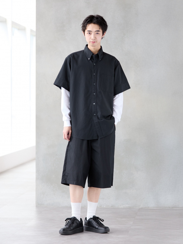 スウェットワイドパンツ、エアリズムコットンクルーネックTシャツの