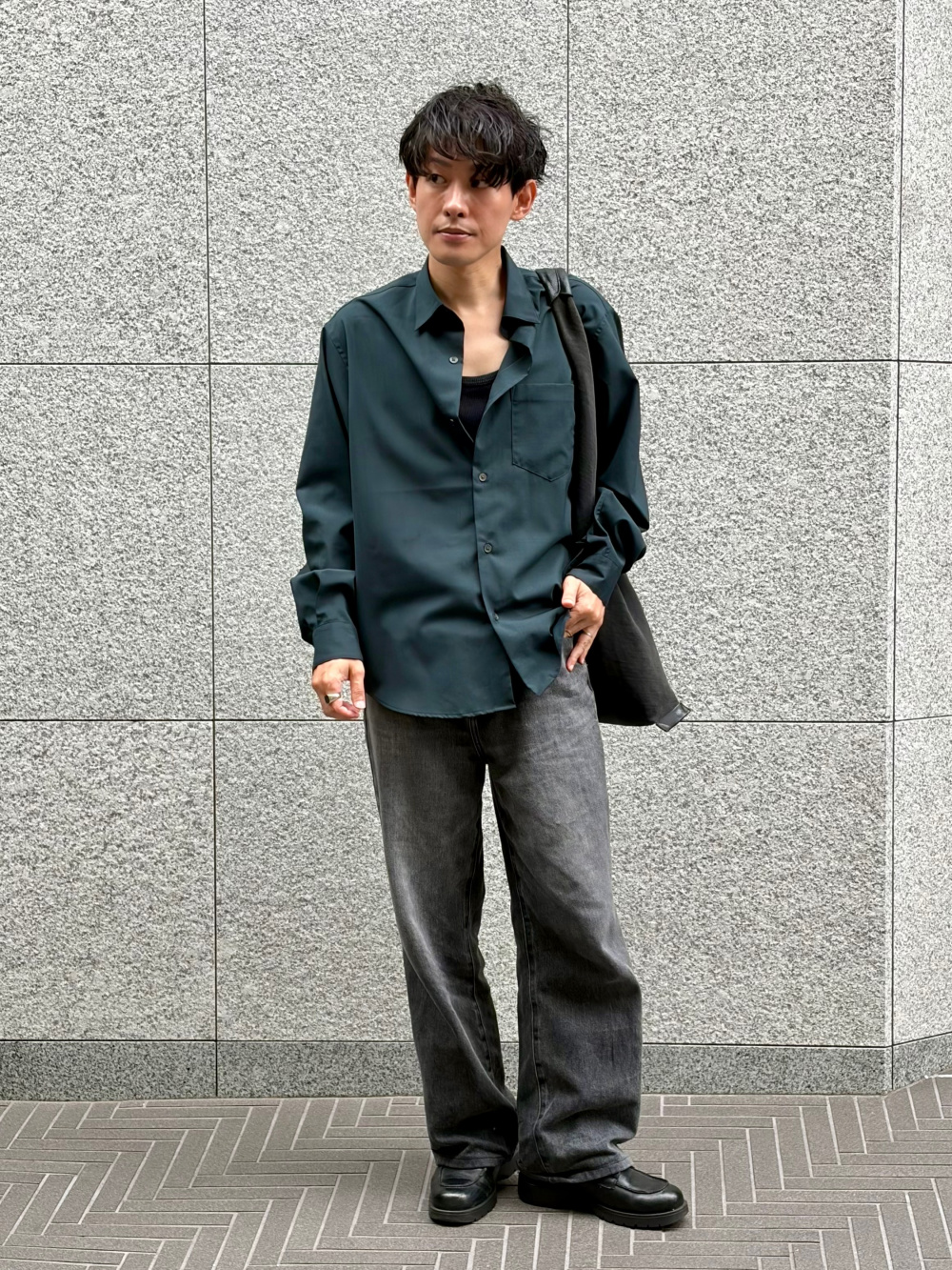 ワイドストレートジーンズ」の着用コーディネート| ユニクロ公式