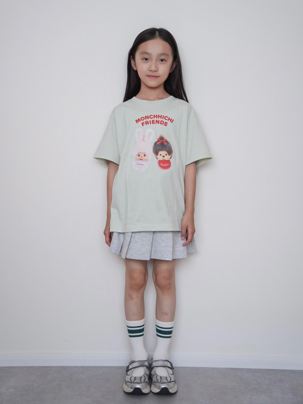 GIRLS ドライスウェットミニスコート、GIRLS モンチッチ UT」の着用