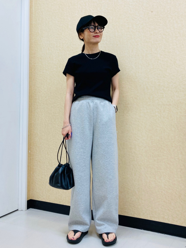 スウェットワイドパンツ、ヒートテックフリースタートルネックTの