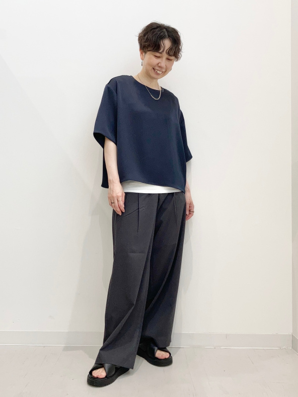 コットンタンクトップ/2枚組、タックワイドパンツのコーディネート