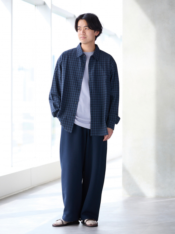 スウェットワイドパンツ、クルーネックフルジップカーディガンの