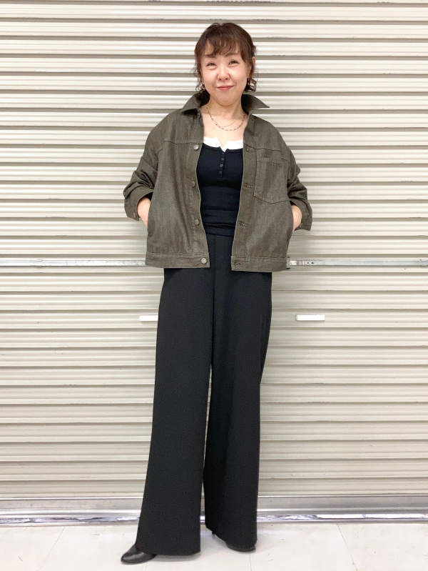 参考写真♡ リブタンクトップ、ヘンリーネックタンクトップのコーディネート・着用