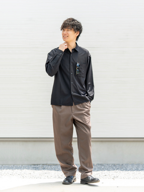 リラックスフィットジャケット、タックワイドテーパードパンツの