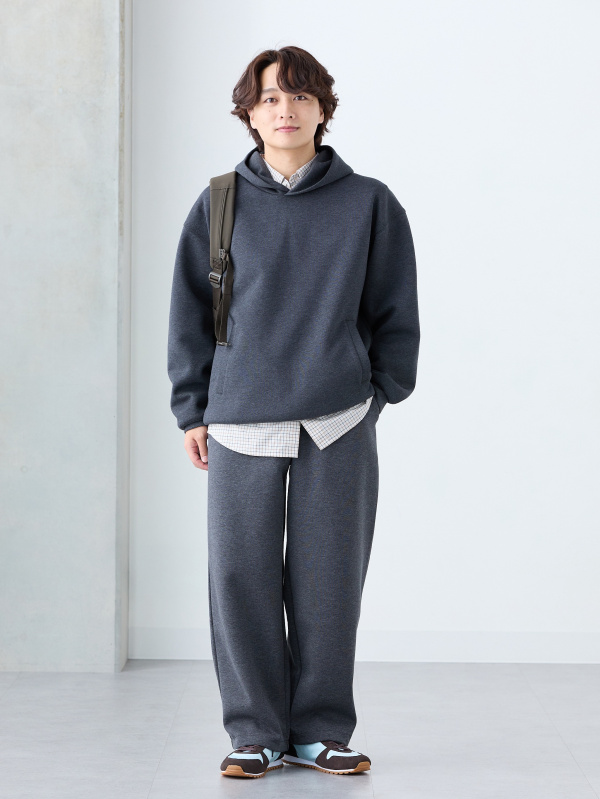 スウェットワイドパンツ、クルーネックフルジップカーディガンの